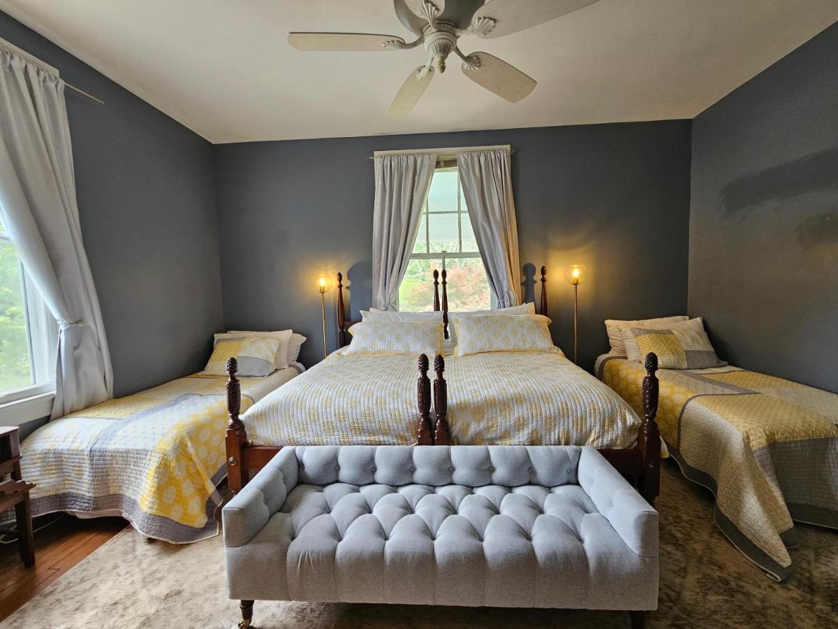 Winridge Manor Bed & Breakfast Madison Heights Room photo